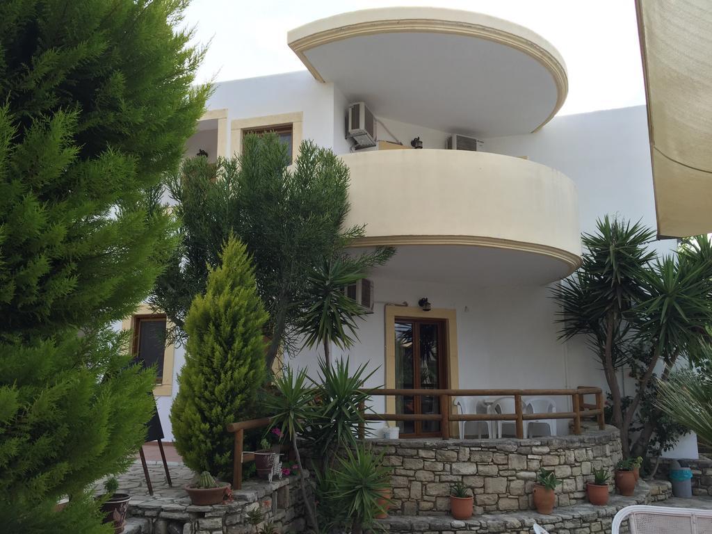 Vrisi Apartments & Villa Pitsidia Luaran gambar